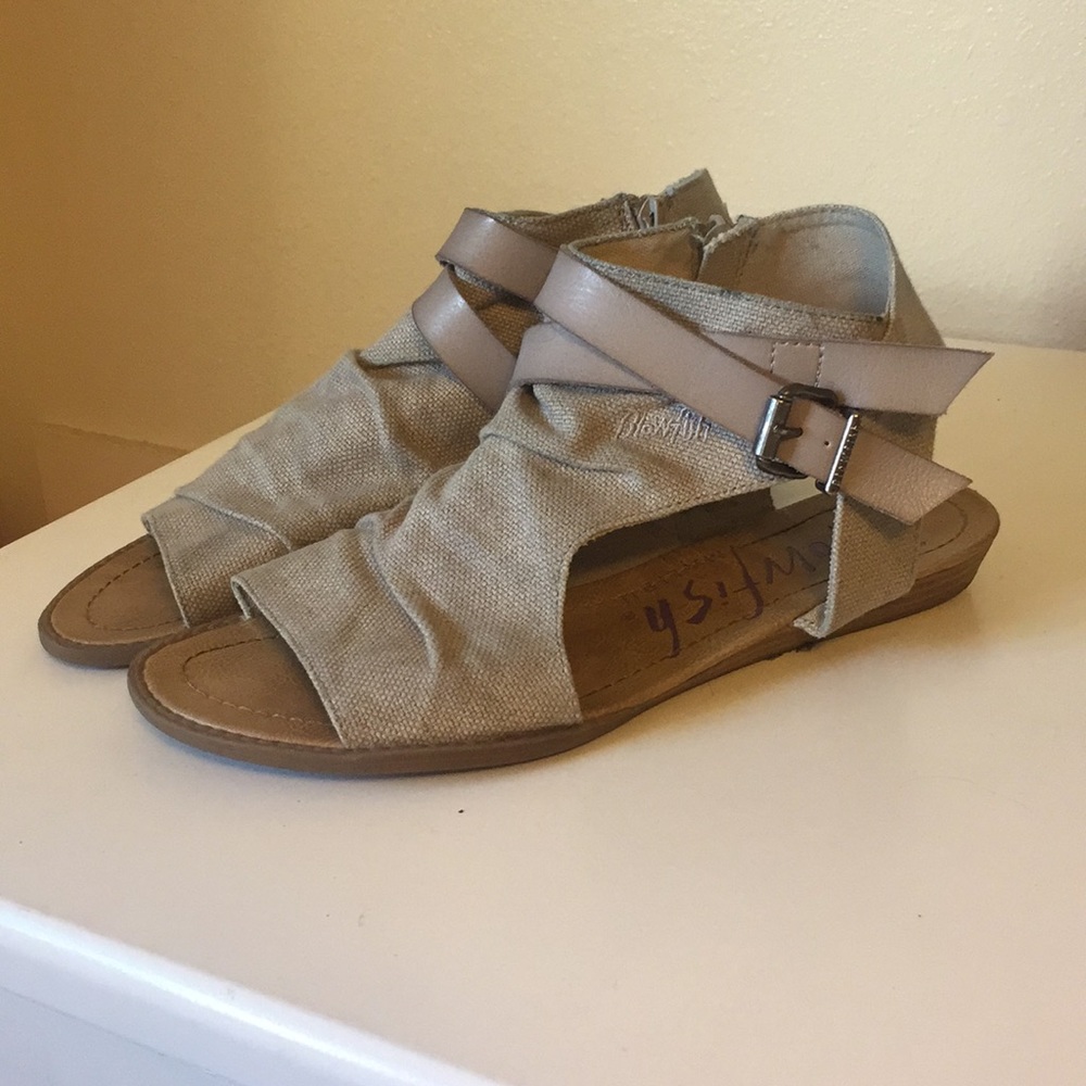 Tan sandal hybrid